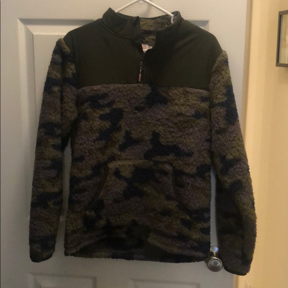 CAMO SHERPA PULLOVER